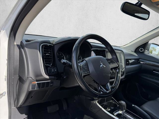 Used 2017 Mitsubishi Outlander SEL FWD image 10