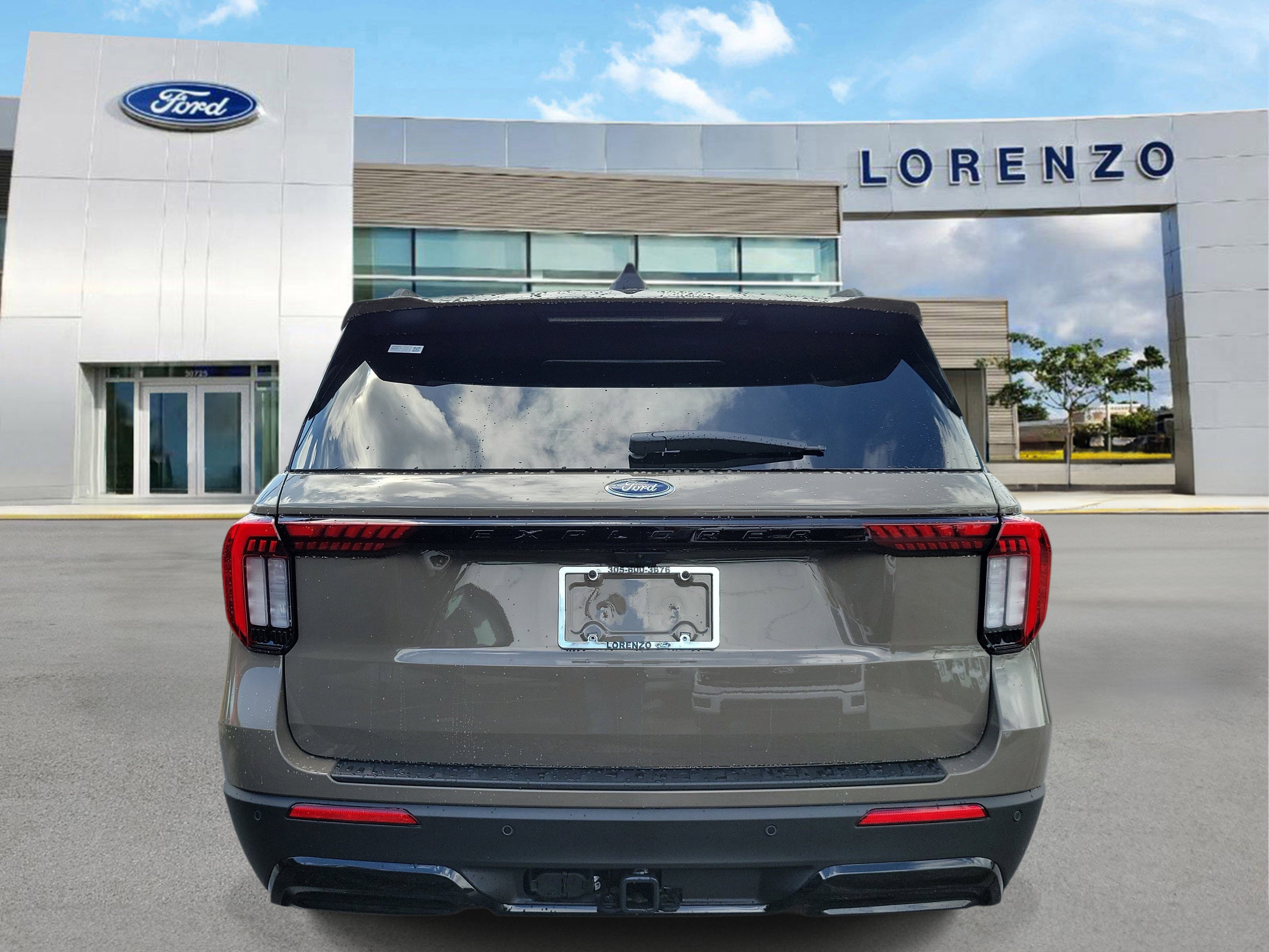 New 2026 Ford Explorer ST-Line w/ ST-Line Street Pack RWD image 5