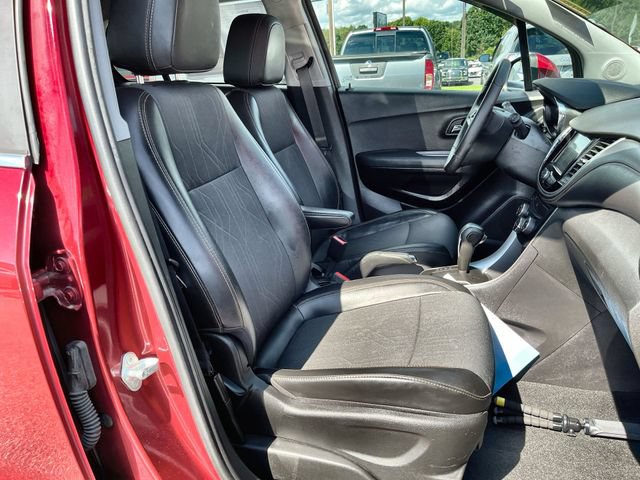 Used 2019 Chevrolet Trax LT w/ Driver Confidence Package AWD/4WD image 25