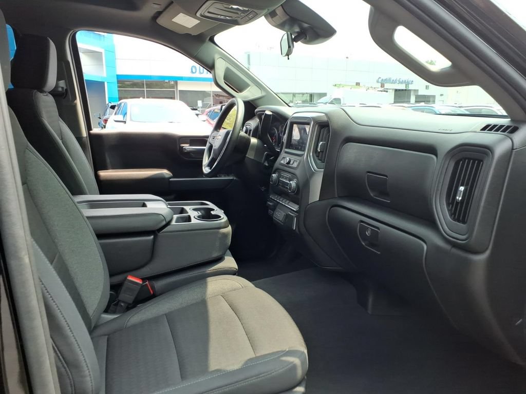 Certified 2024 Chevrolet Silverado 1500 Custom AWD/4WD image 15