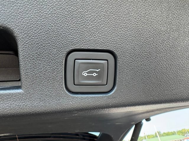 Used 2026 GMC Acadia Elevation w/ Elevation Premium Package FWD image 26
