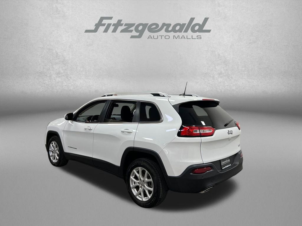 Used 2017 Jeep Cherokee Latitude w/ Safety/Convenience Group FWD image 3