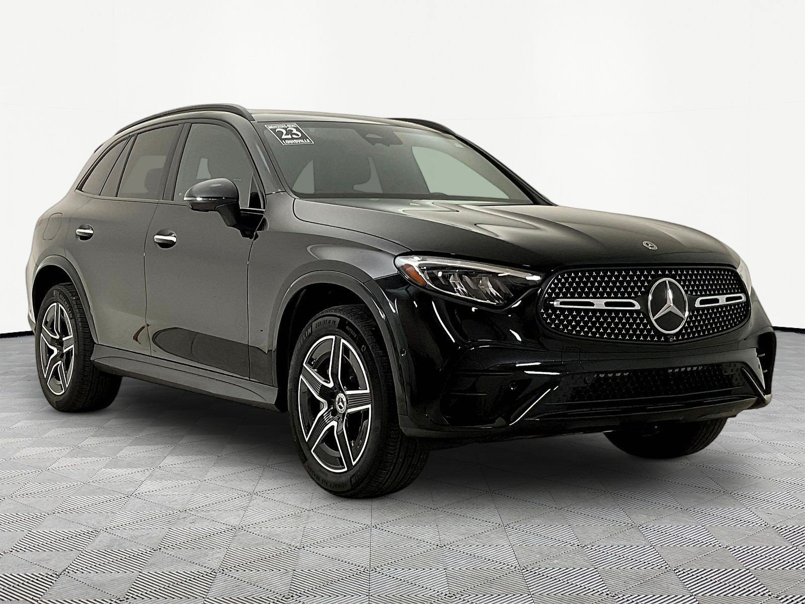 Used 2023 Mercedes-Benz GLC 300 4MATIC image 3