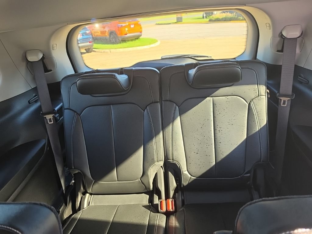 Used 2024 Jeep Grand Cherokee L Limited AWD/4WD image 27
