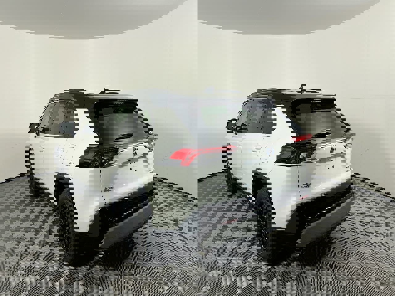 Used 2024 Toyota RAV4 XSE w/ Weather Package image 5