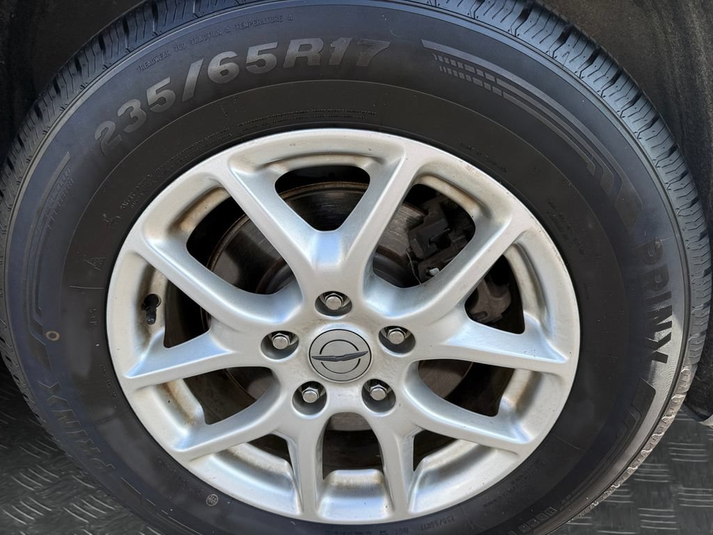 Used 2021 Chrysler Pacifica Touring-L FWD image 21