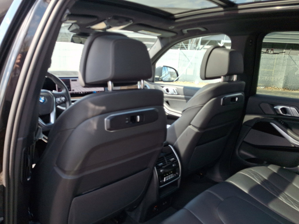Used 2025 BMW X5 xDrive50e image 21
