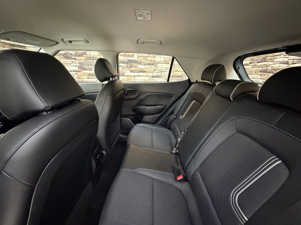Certified 2024 Hyundai Venue Limited image 28