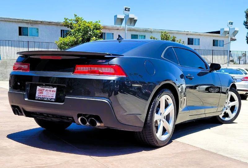 Used 2015 Chevrolet Camaro SS w/ RS Package RWD image 3