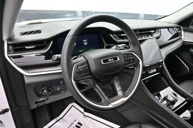Used 2023 Jeep Grand Cherokee 4WD 4xe image 23