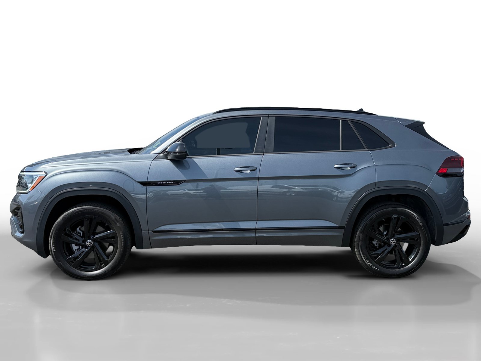 Certified 2025 Volkswagen Atlas Cross Sport SEL R-Line AWD/4WD image 2