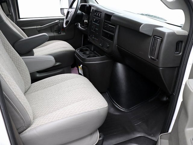 New 2024 GMC Savana 3500 w/ Power Convenience Package RWD image 22