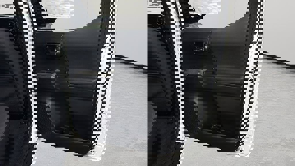 Used 2017 Toyota Tacoma TRD Sport w/ Tow Package image 48