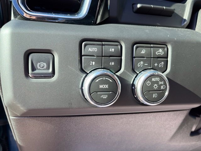 Certified 2026 GMC Sierra 3500 Denali w/ Denali Reserve Package AWD/4WD image 27