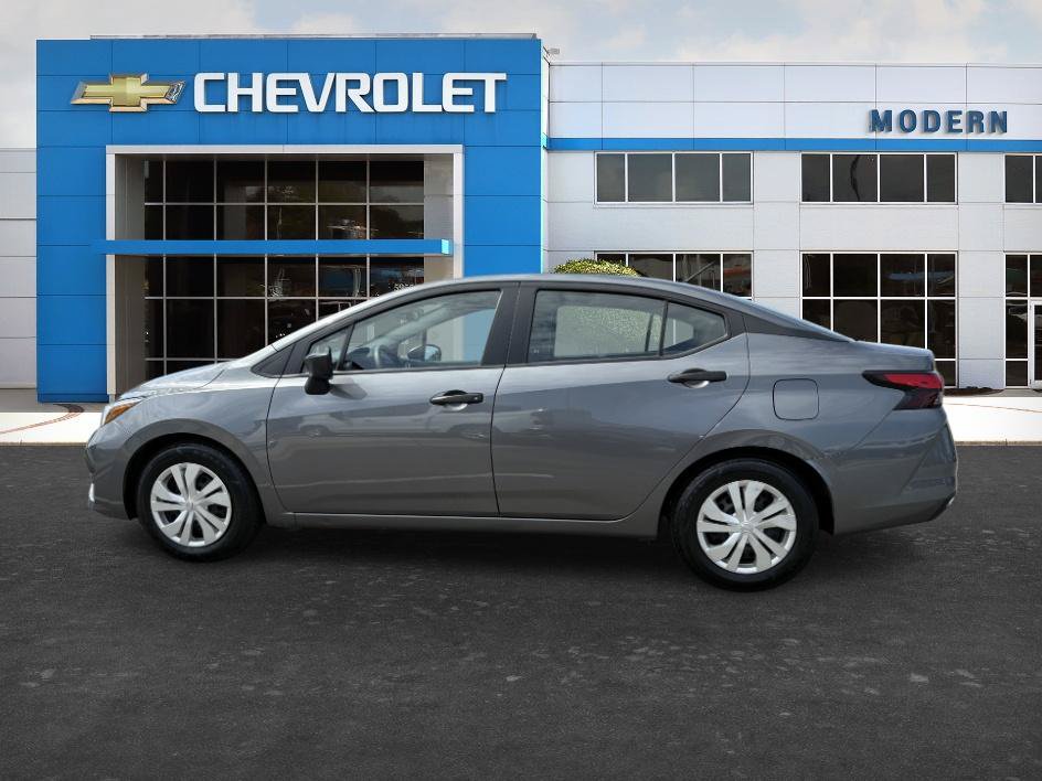 Used 2025 Nissan Versa S FWD image 2