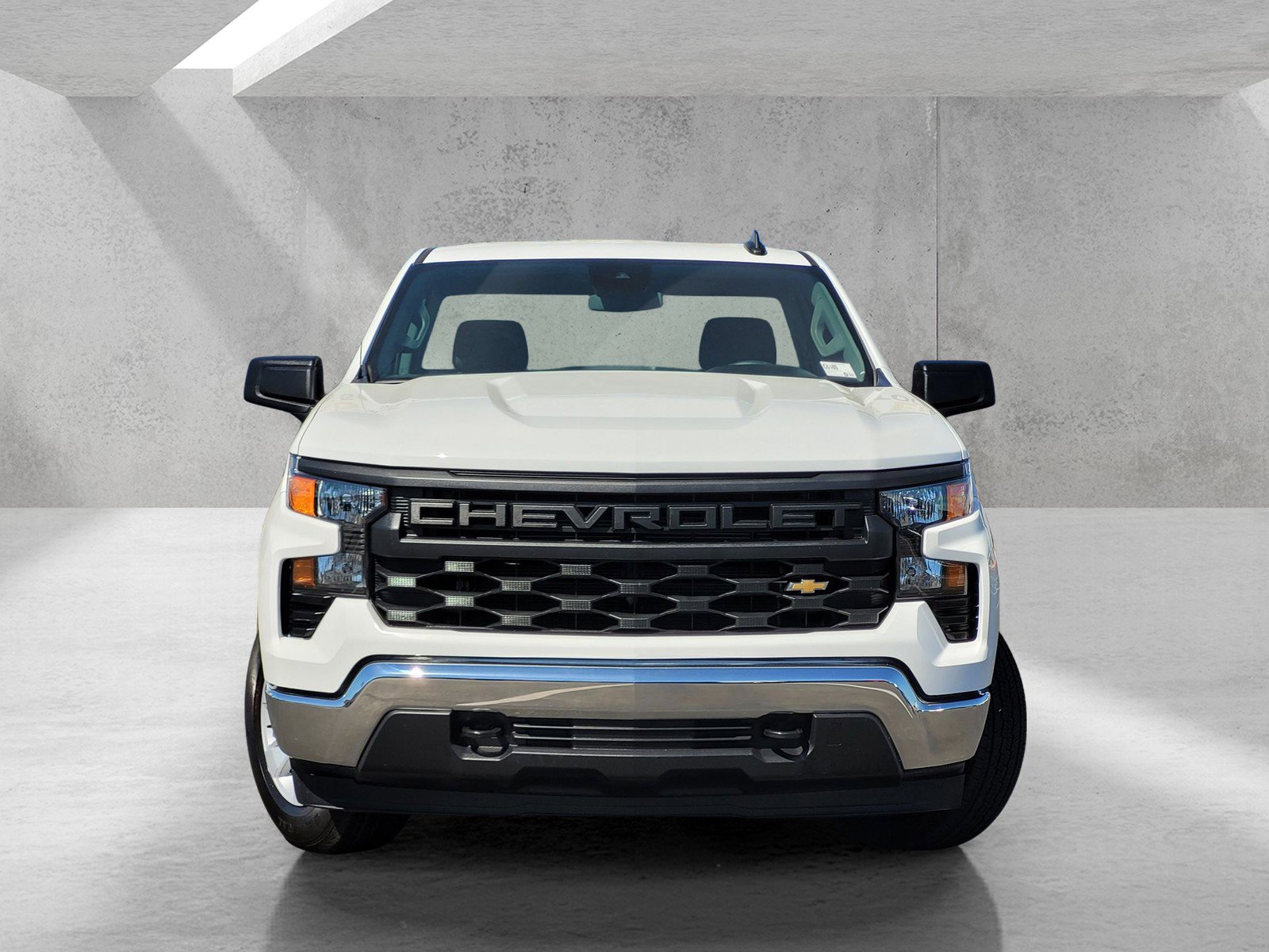 Used 2025 Chevrolet Silverado 1500 W/T image 2