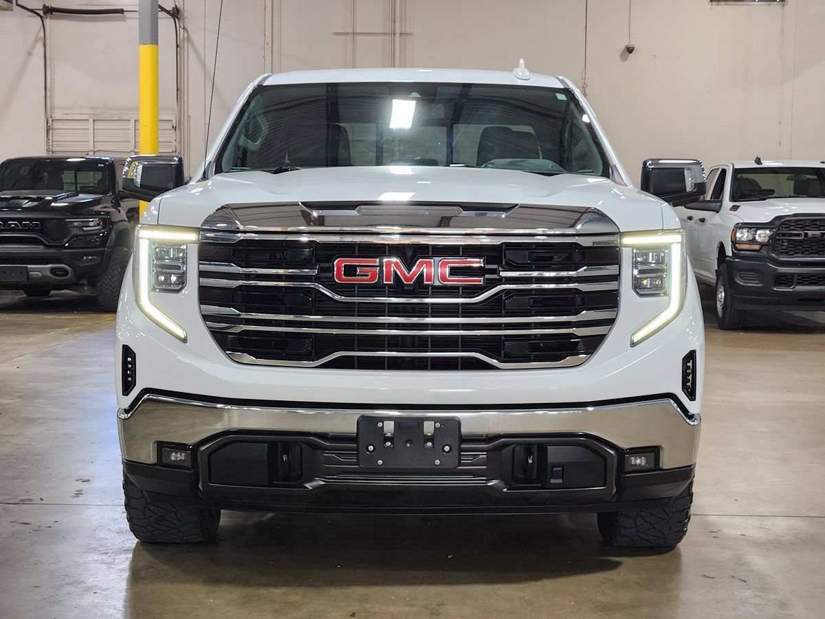 Used 2022 GMC Sierra 1500 SLT AWD/4WD image 2