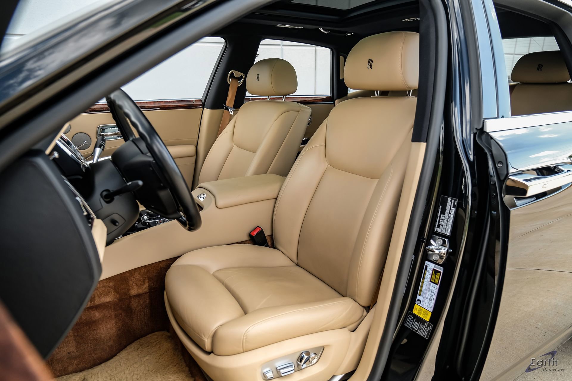 Used 2017 Rolls-Royce Ghost RWD image 42