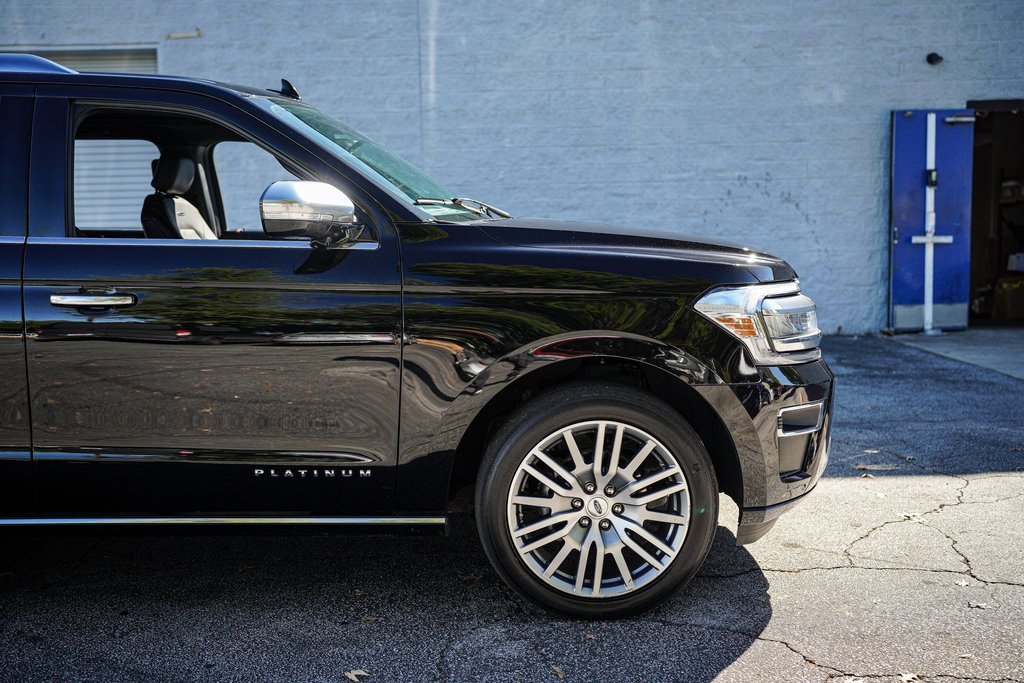 Used 2023 Ford Expedition Platinum image 16