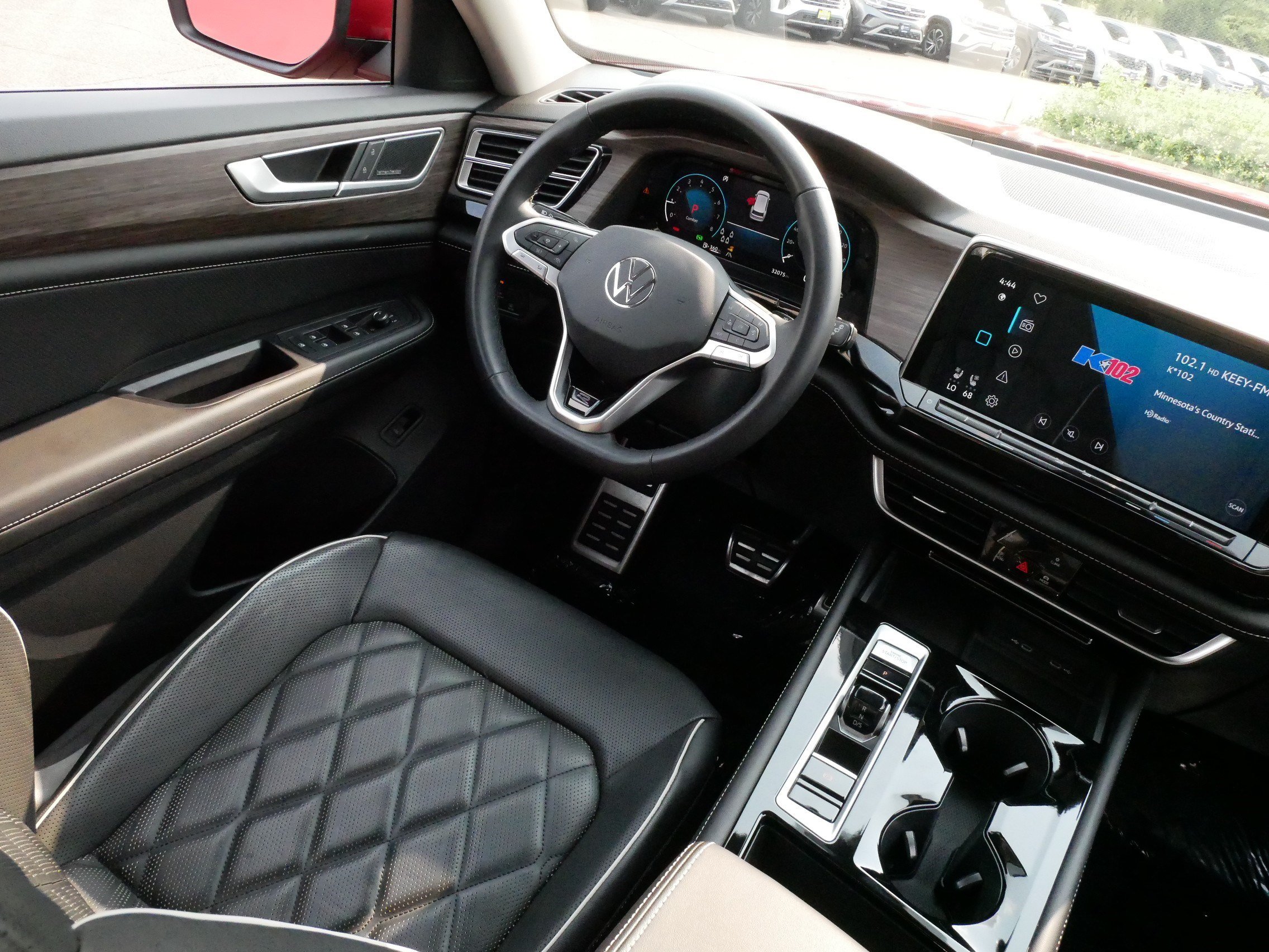 Used 2024 Volkswagen Atlas SEL Premium R-Line AWD/4WD image 9
