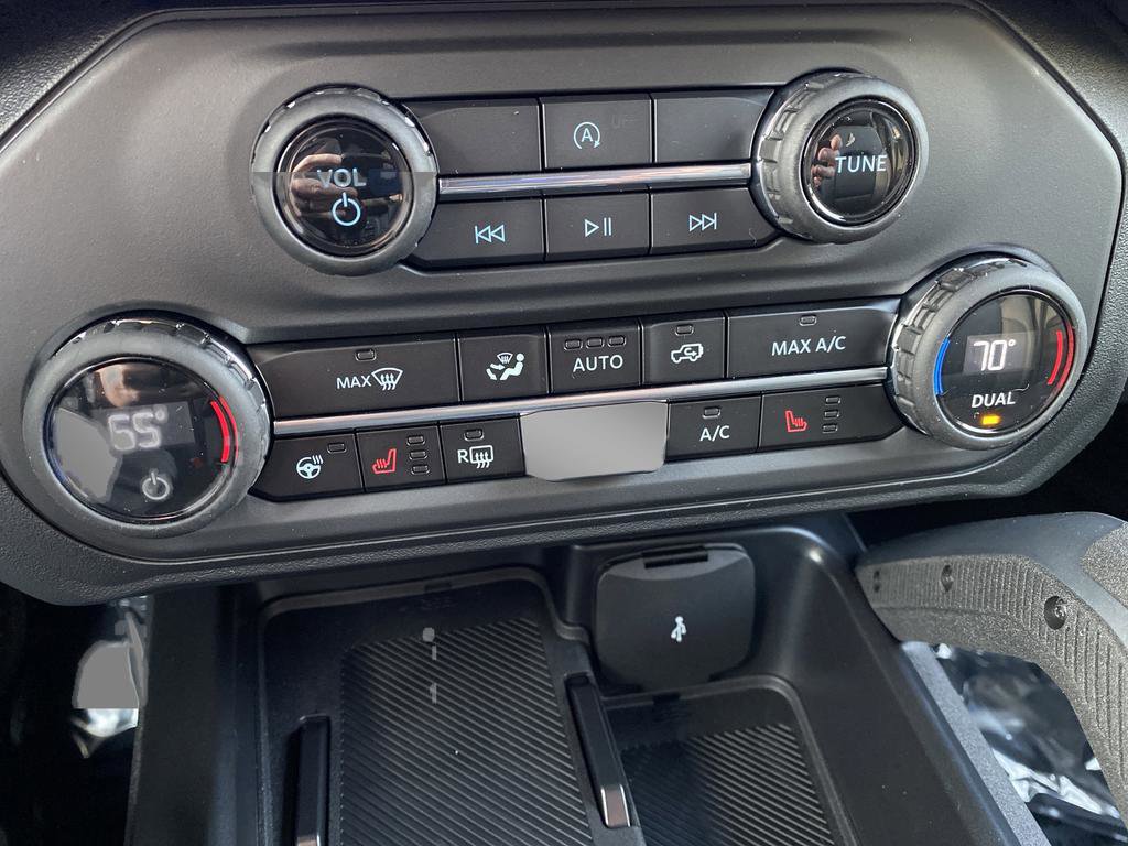 New 2025 Ford Bronco Outer Banks w/ Sasquatch Package image 24