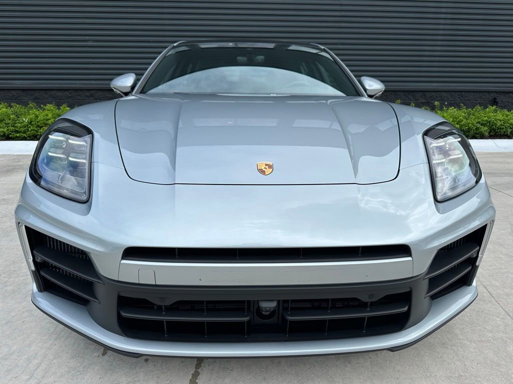 Used 2025 Porsche Panamera RWD image 7