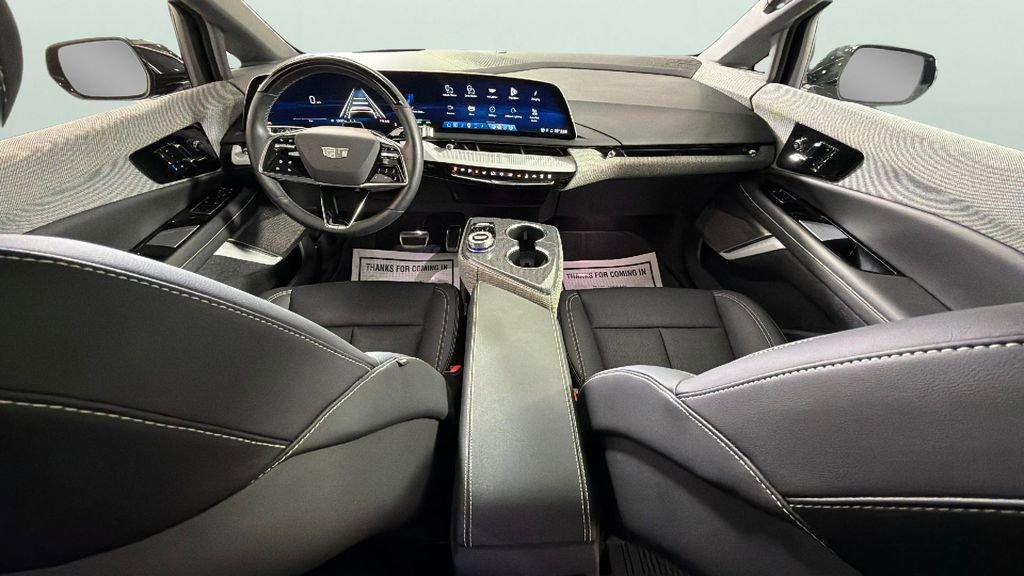 Certified 2025 Cadillac Optiq Luxury 2 w/ LPO, Floor Liner Package AWD/4WD image 36