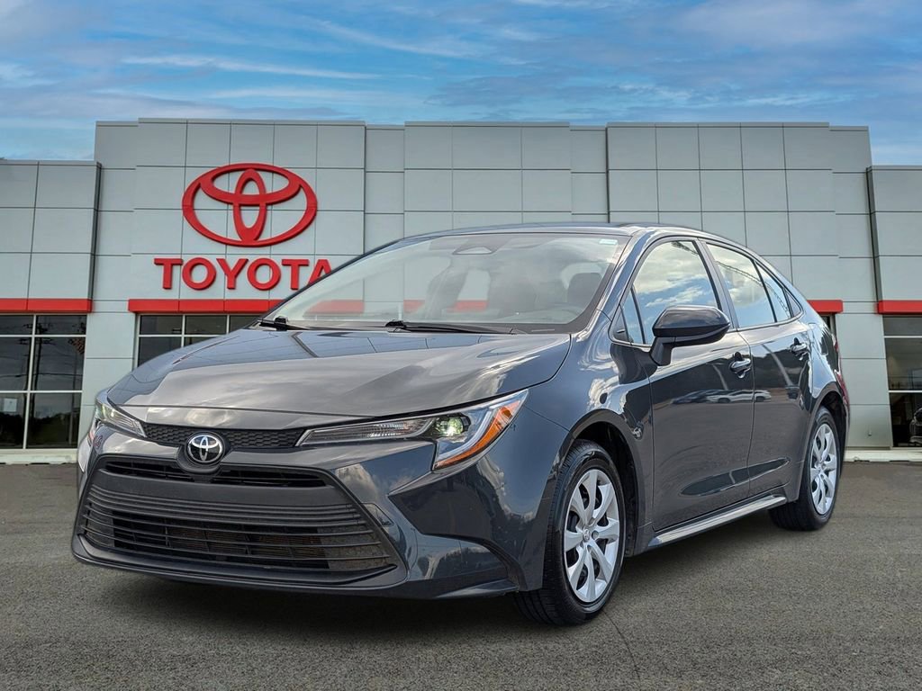 Used 2023 Toyota Corolla LE image 1