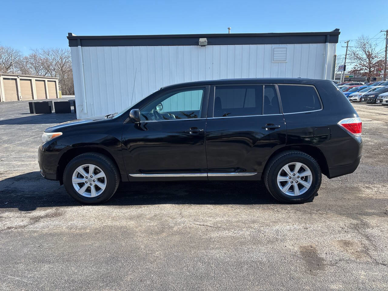 Used 2012 Toyota Highlander SE w/ Tow Pkg image 2
