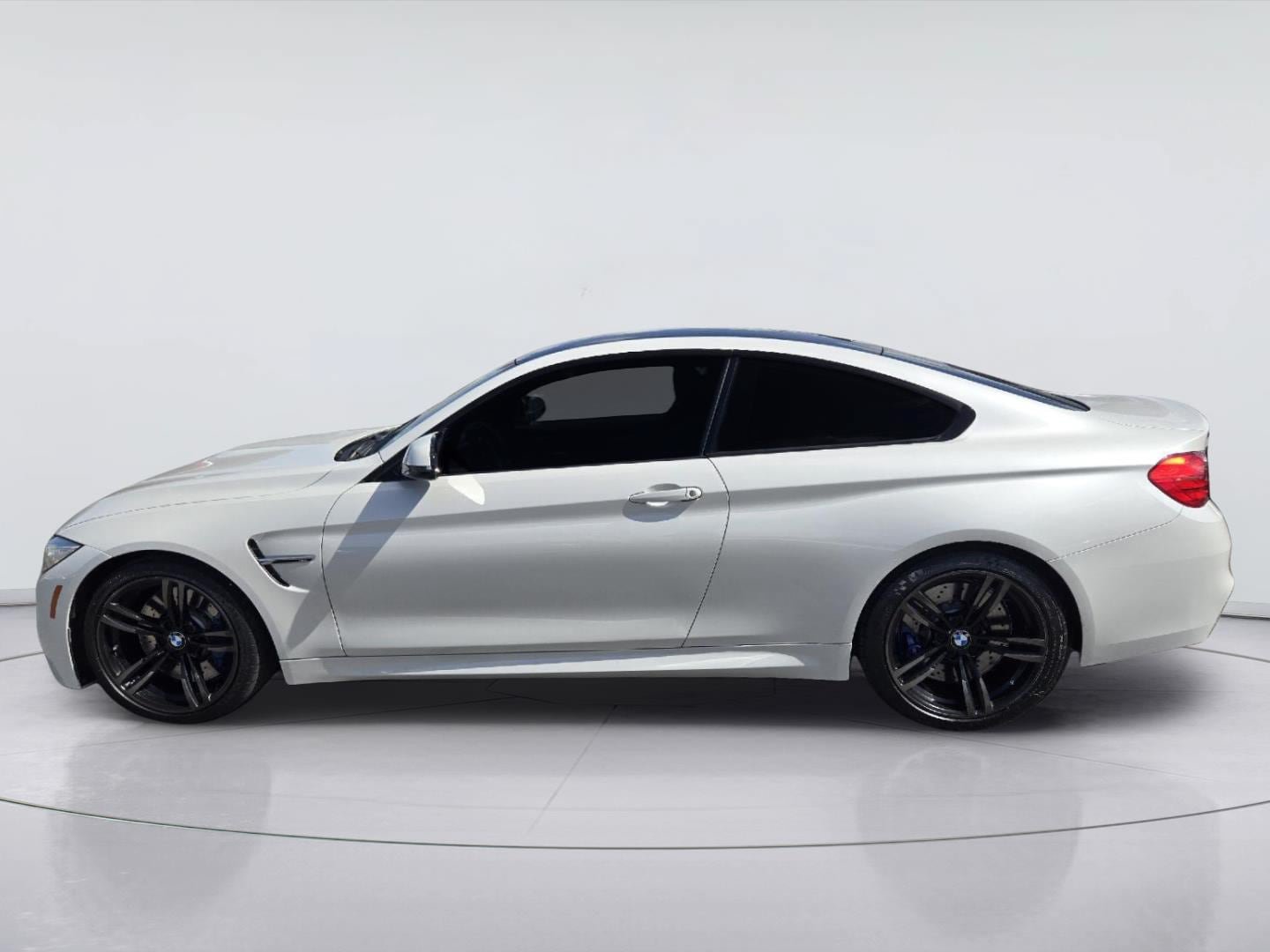 Used 2015 BMW M4 Coupe RWD image 5