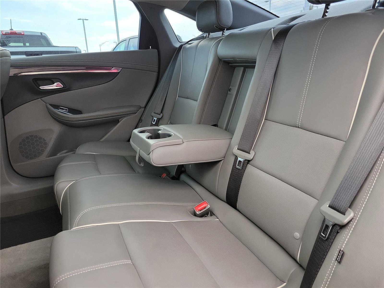 Used 2018 Chevrolet Impala Premier w/ Premier Confidence Package FWD image 13