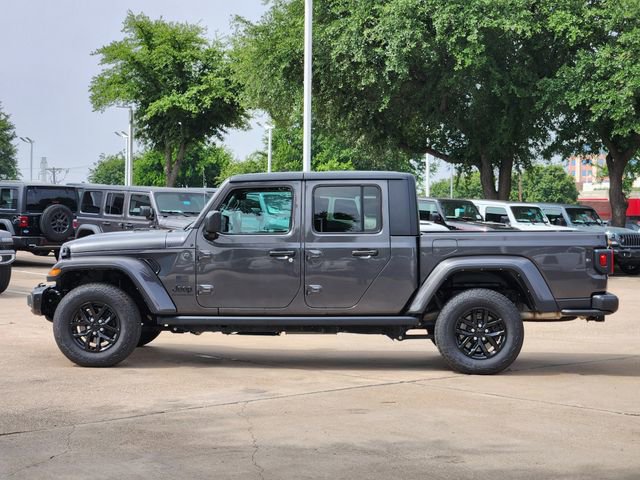 Used 2023 Jeep Gladiator Sport AWD/4WD image 4