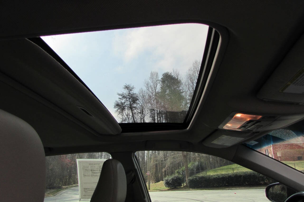 Used 2014 Toyota Camry XLE image 40