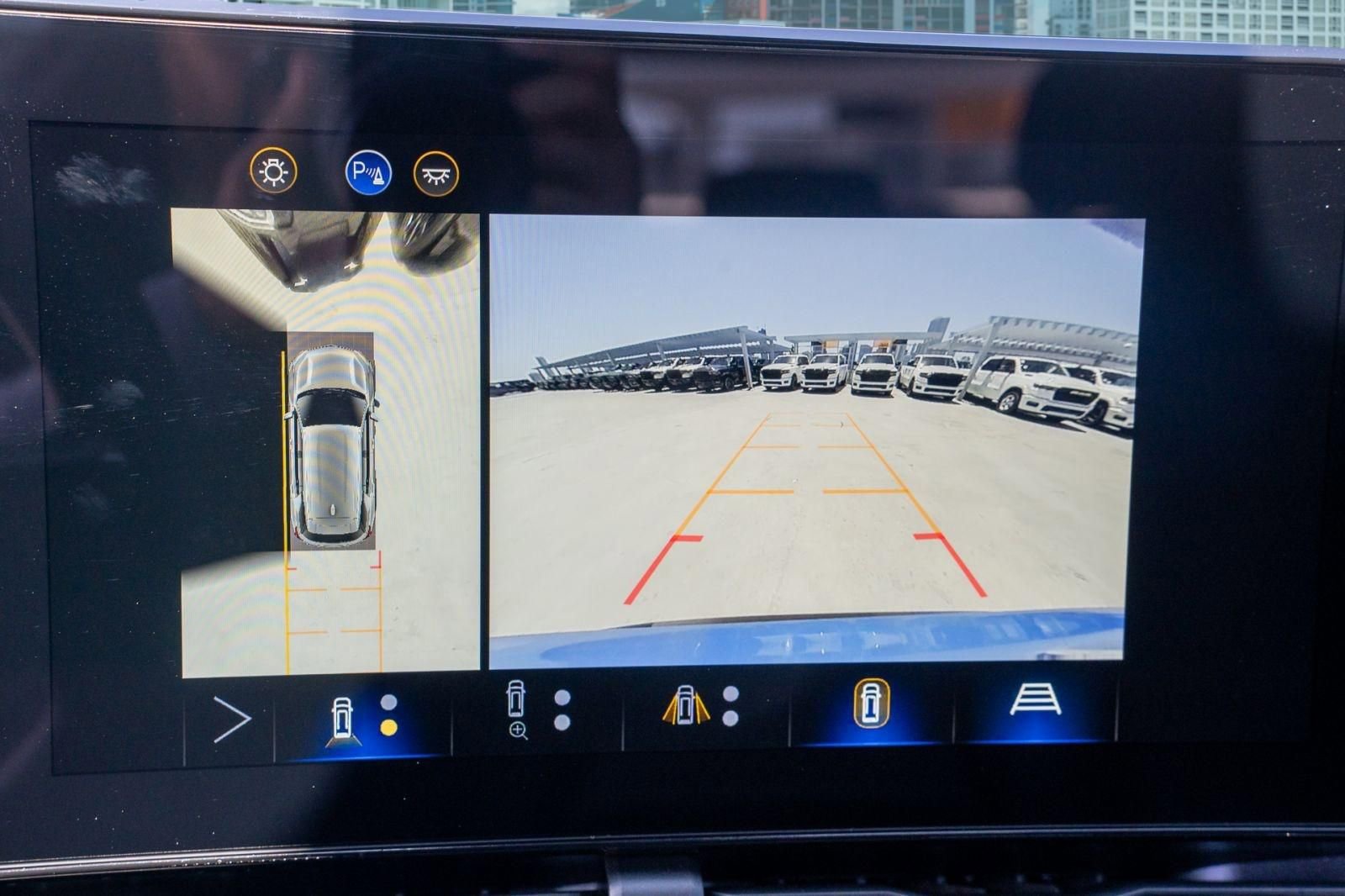 Used 2025 Chevrolet Equinox RS w/ Safety and Technology Package FWD image 33