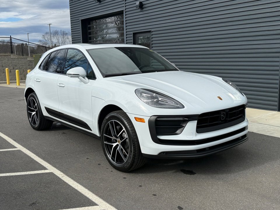New 2026 Porsche Macan Turbo image 9