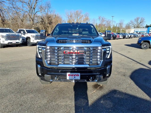 Used 2025 GMC Sierra 3500 Denali w/ Denali Reserve Package image 9