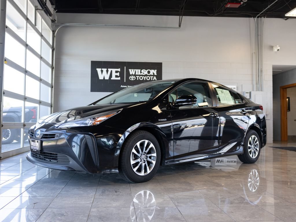 Used 2020 Toyota Prius Limited w/ Premium Convenience Package FWD image 2