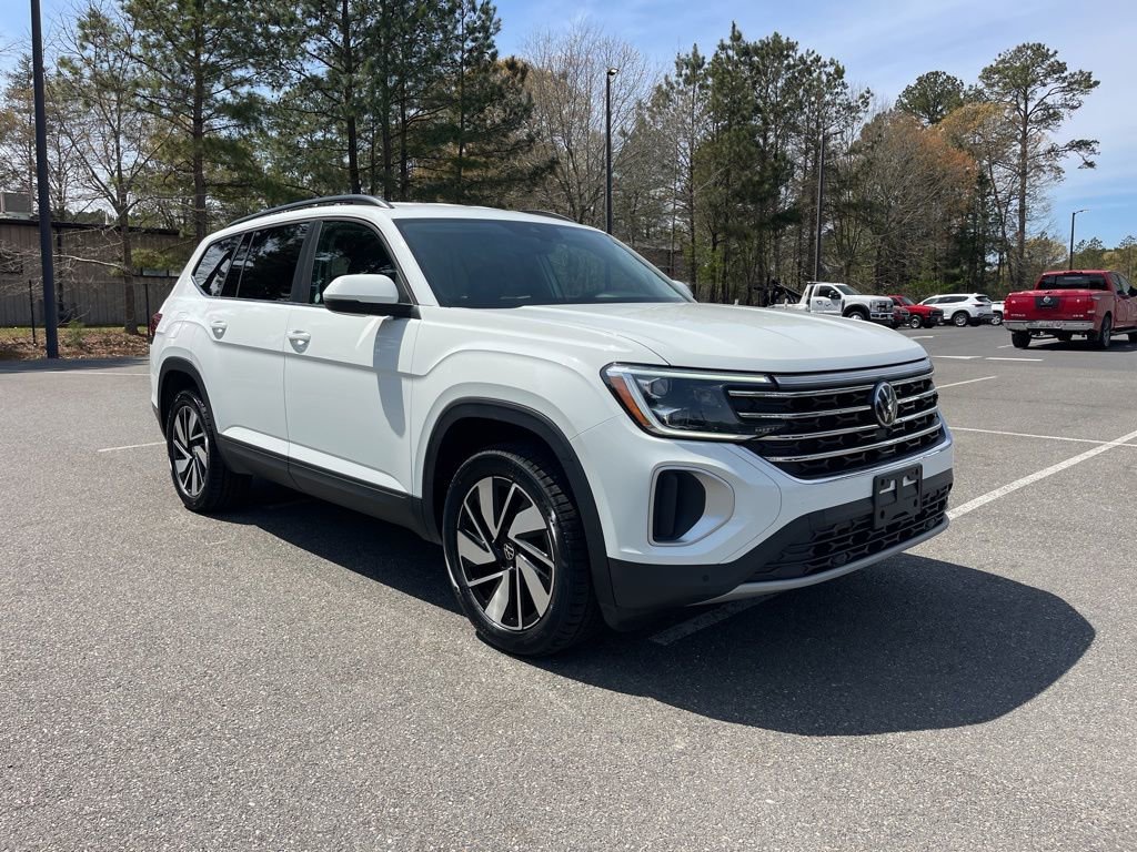 Used 2025 Volkswagen Atlas SE FWD image 4