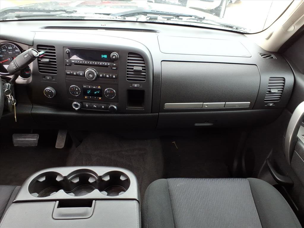 Used 2010 GMC Sierra 2500 SLE w/ SLE Preferred Package AWD/4WD image 7