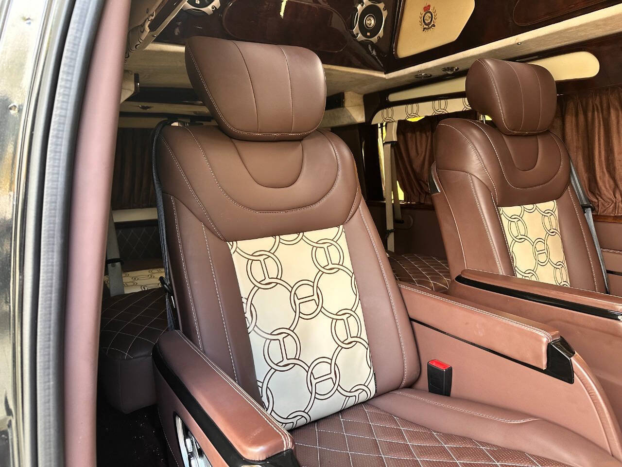 Used 2010 Ford E-350 and Econoline 350 XLT RWD image 71