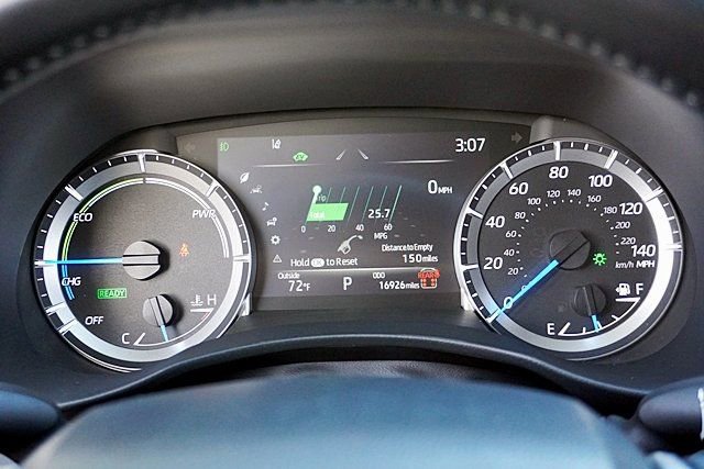 Used 2024 Toyota Highlander XLE AWD/4WD image 31