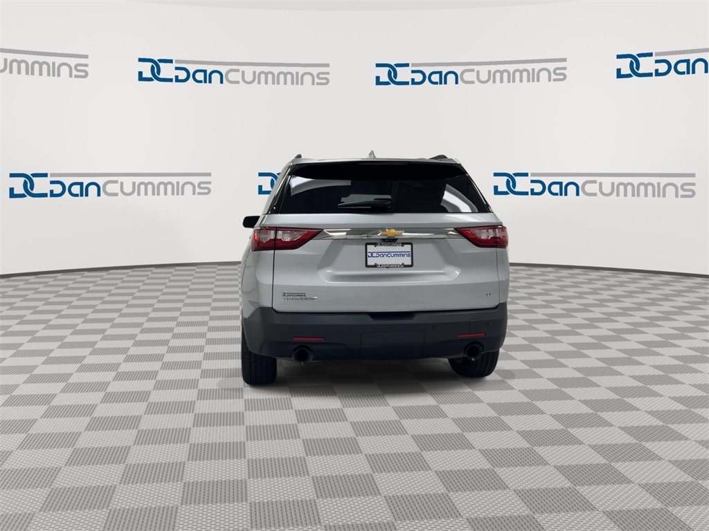 Used 2021 Chevrolet Traverse LT w/ LT Premium Package image 7