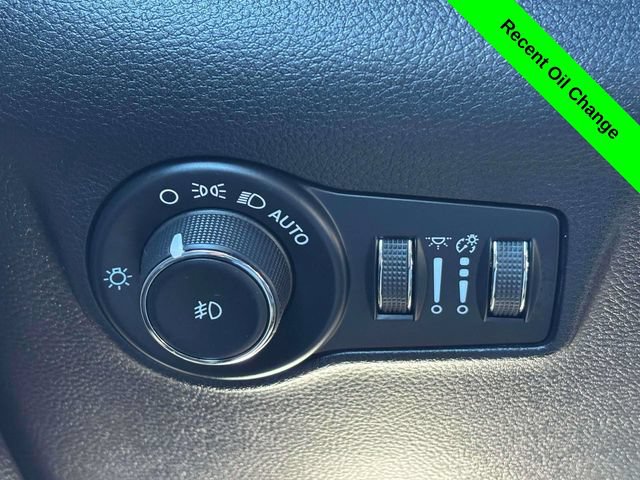 Used 2023 Jeep Compass Latitude AWD/4WD image 11