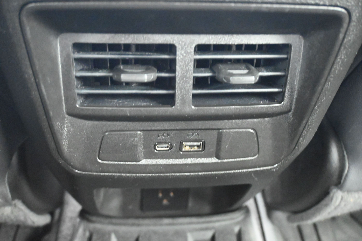 Used 2024 Chevrolet Colorado LT w/ LT Convenience Package III AWD/4WD image 25