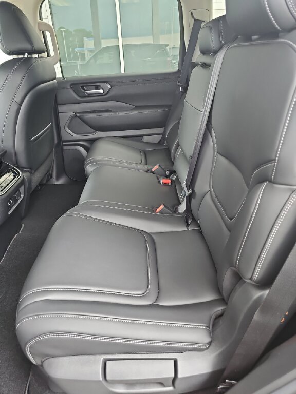 New 2026 Nissan Armada SV image 4