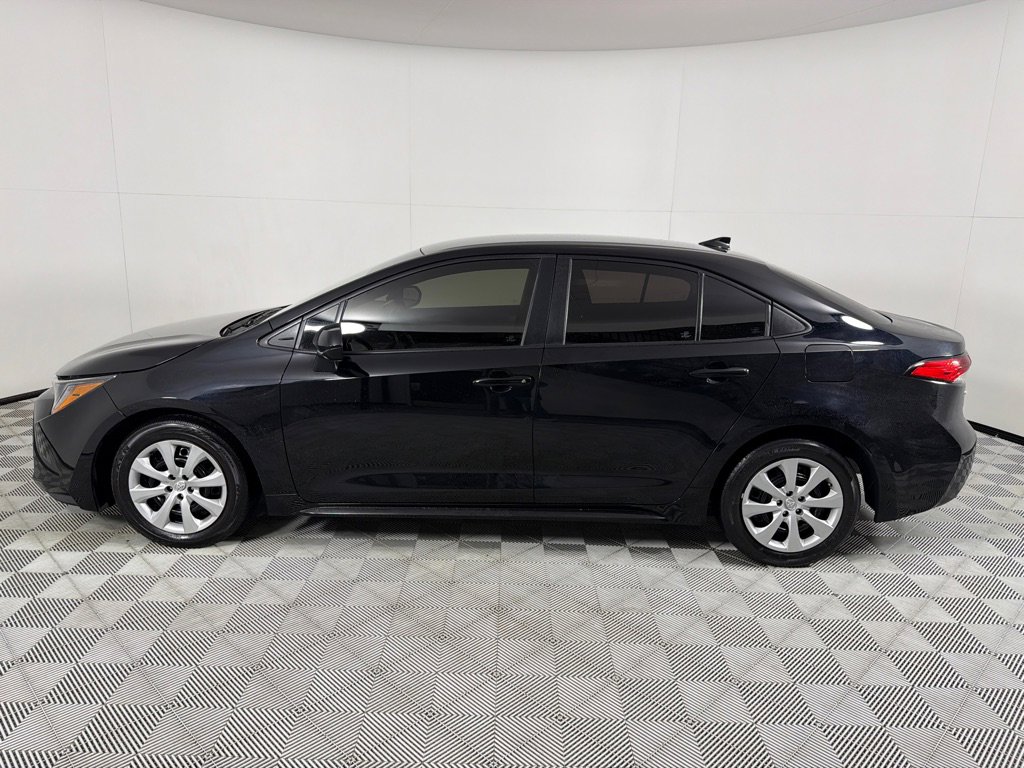Used 2023 Toyota Corolla LE image 8