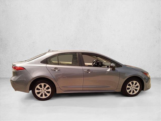 Used 2022 Toyota Corolla LE FWD image 4