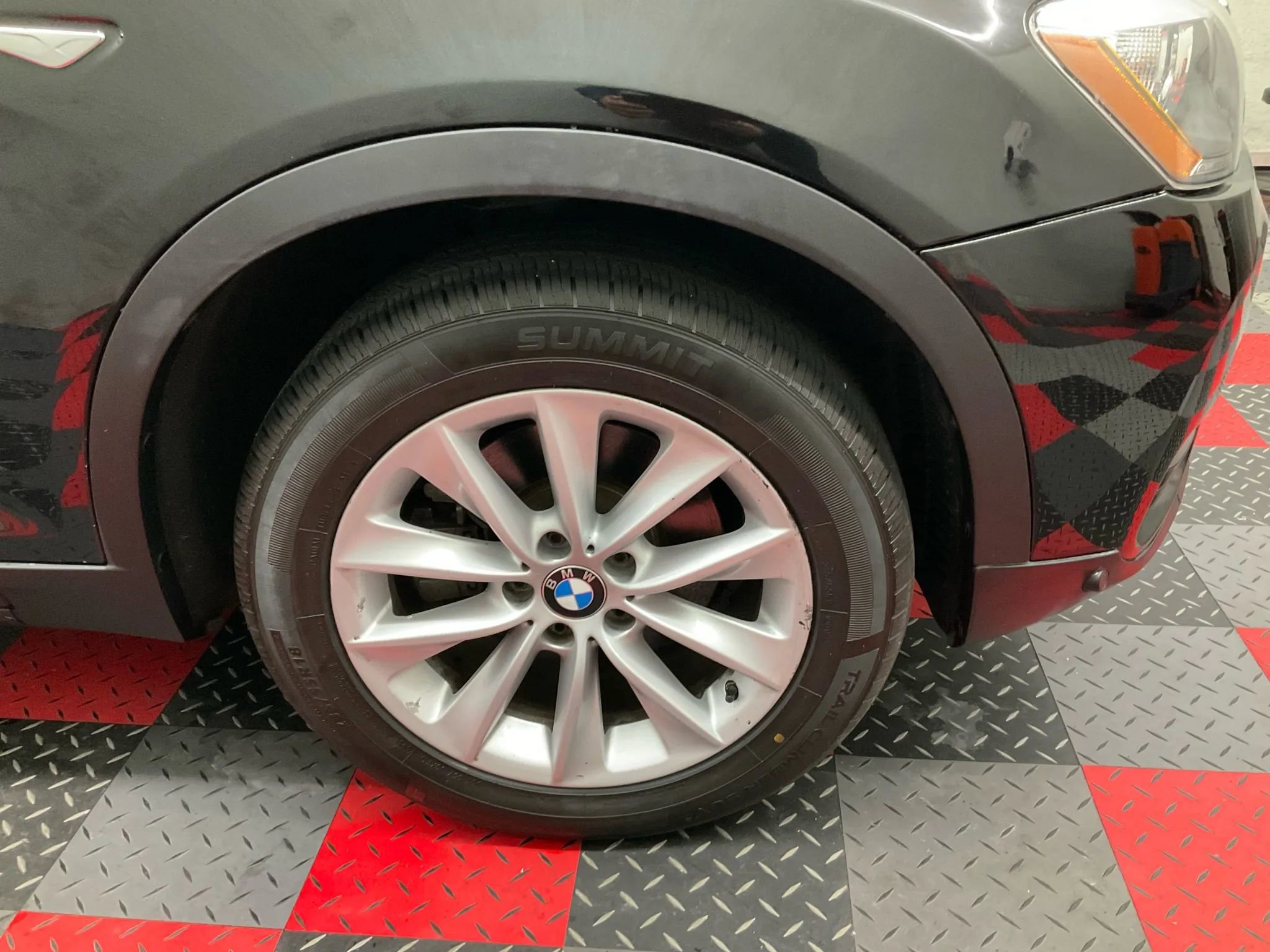 Used 2017 BMW X3 xDrive28i image 3