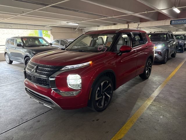 Used 2023 Mitsubishi Outlander SEL FWD image 2