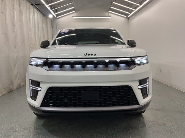 New 2026 Jeep Grand Wagoneer L Limited AWD/4WD image 3